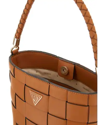 GUESS BUCKET MAYLEE COGNAC GUESS BUCKET MAYLEE COGNAC