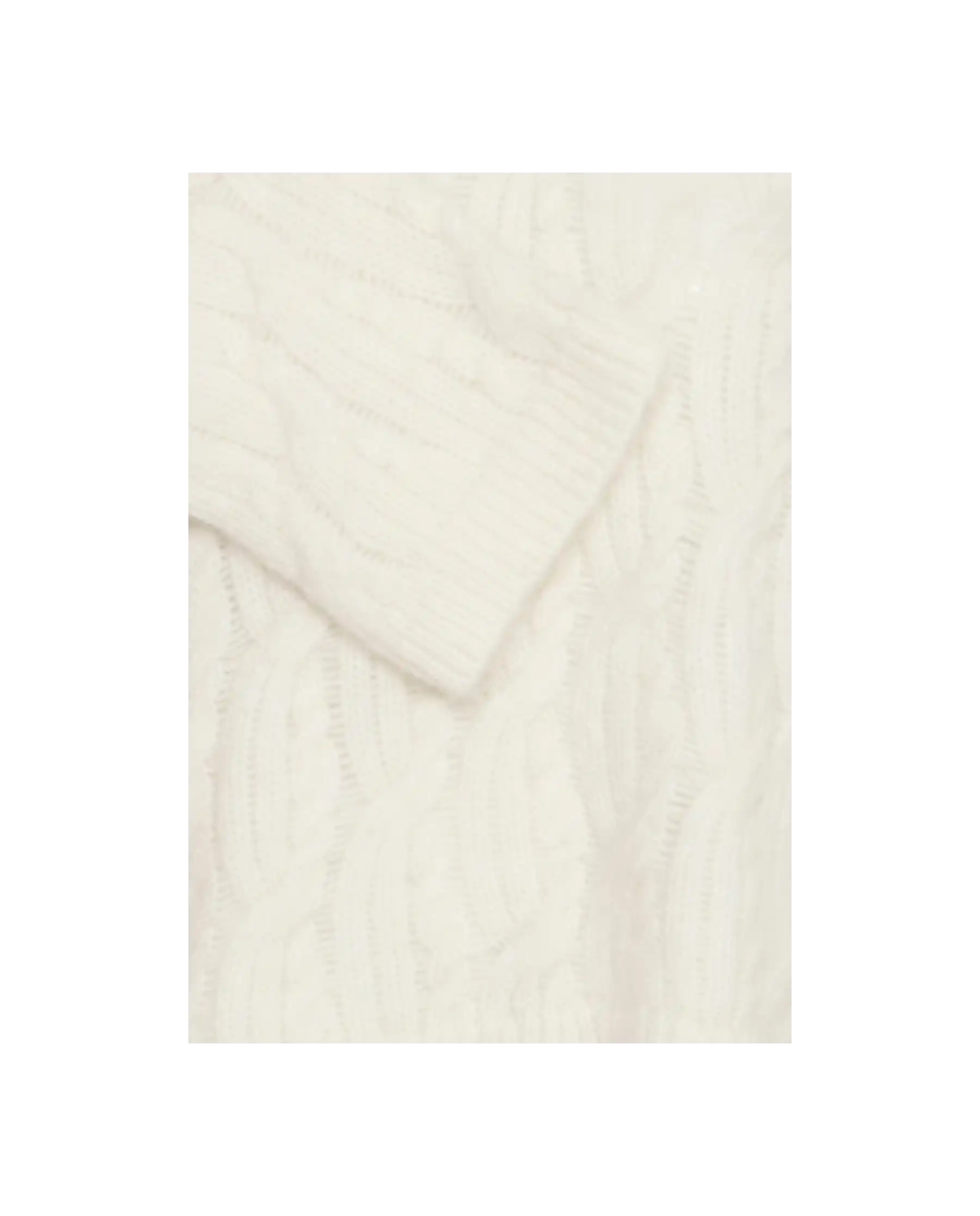 B.YOUNG MAGLIONE OMHU PANNA