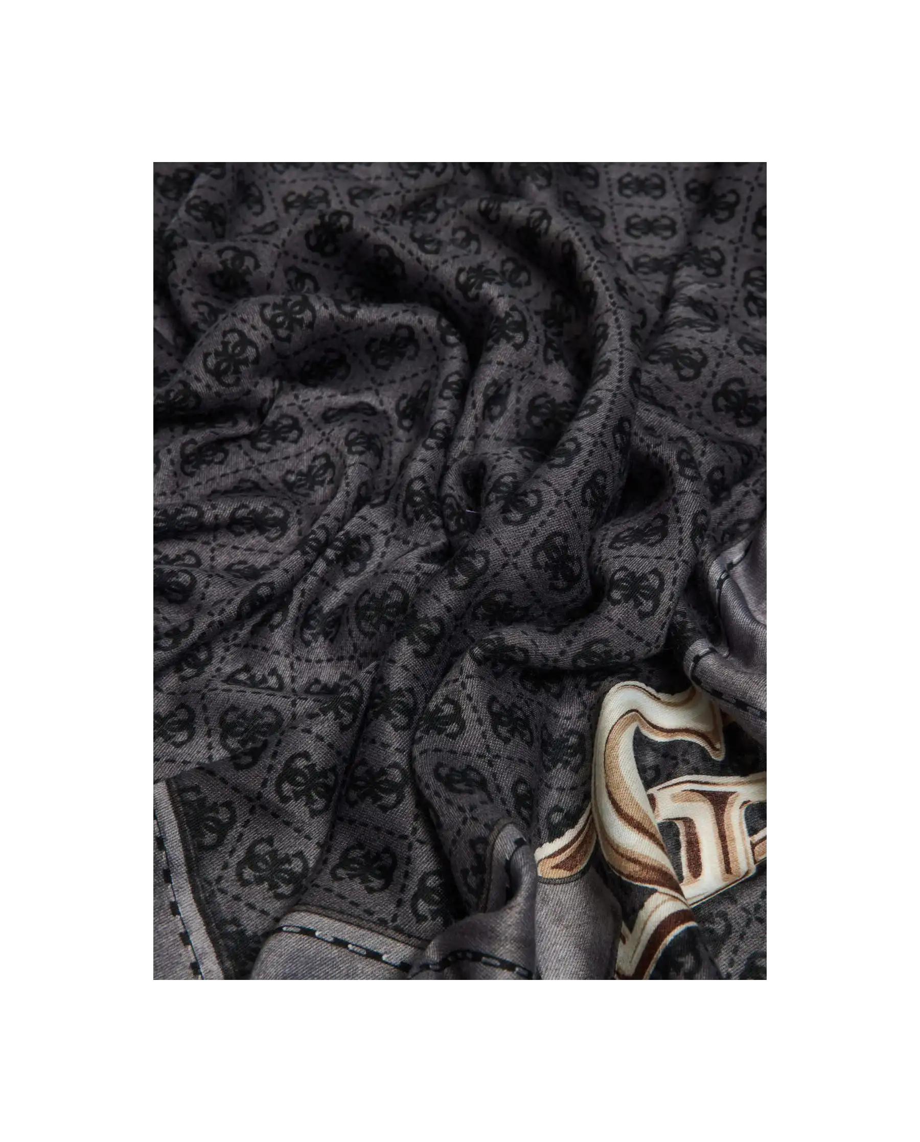 GUESS SCIARPA NOELLE PRINTED NERO GUESS SCIARPA NOELLE PRINTED NERO
