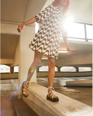 DR. MARTENS DR. MARTENS NARTILLA NAPPA BEIGE BEIGE